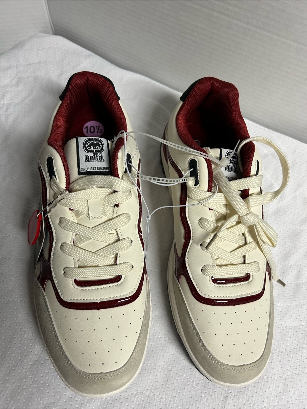 NWOB Ecko Unlimited Men's Cream and Burgundy Low-Top Sneakers